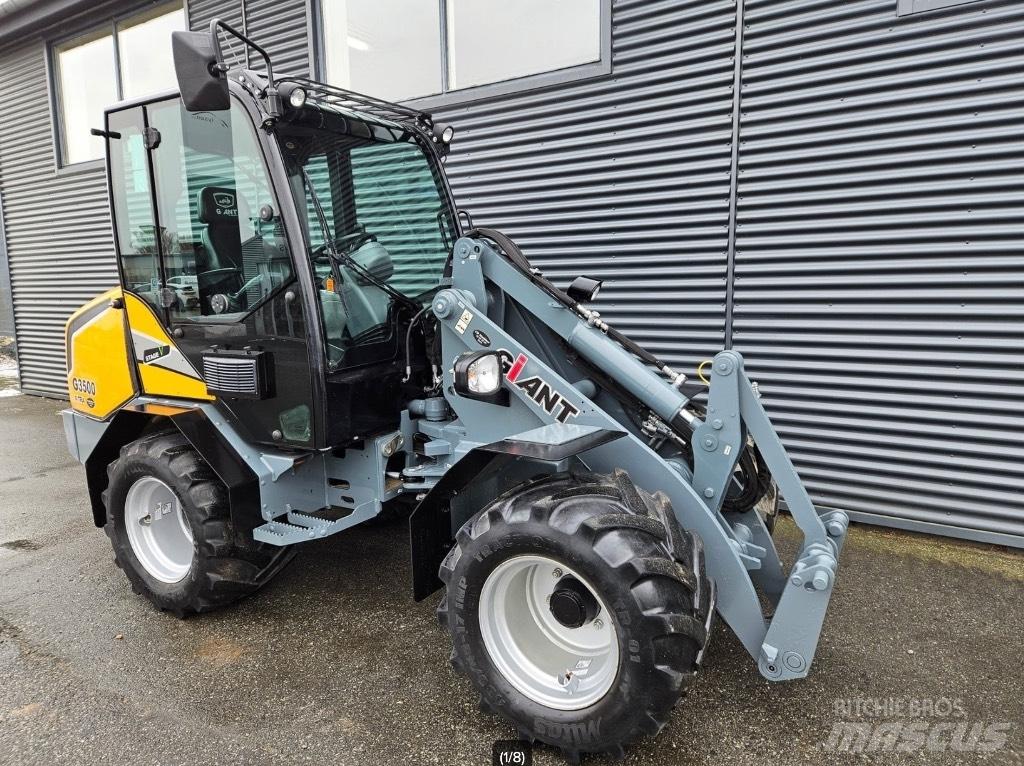 GiANT g3500 x-tra Mini carregadoras