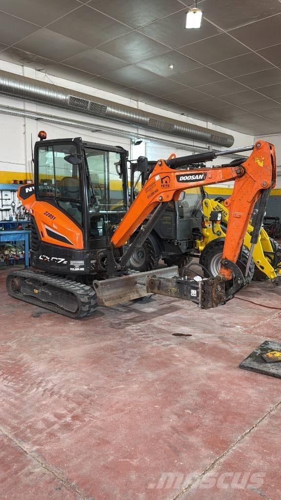 Doosan DX 27 Z Mini Escavadoras <7t