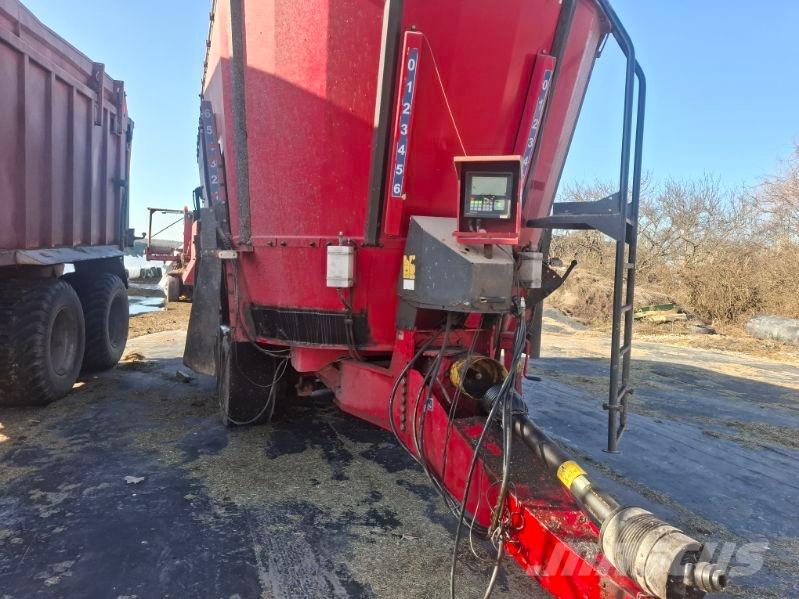 JF FEEDER VM 38 Alimentadores de animais