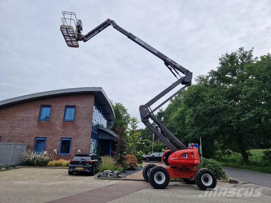 Manitou 200 ATJ Elevadores braços articulados