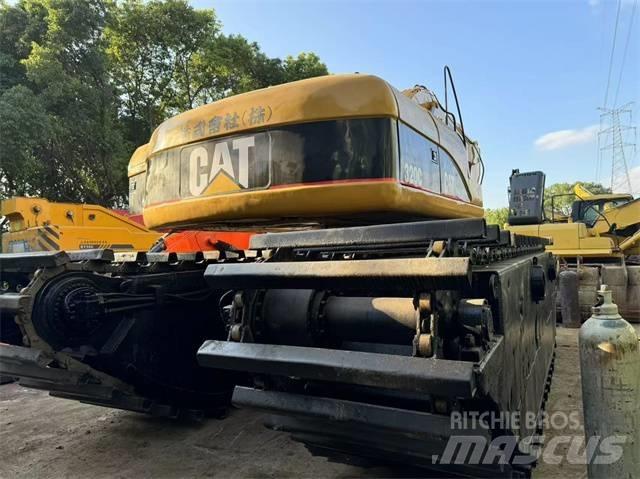 CAT 320 C Escavadoras anfíbias