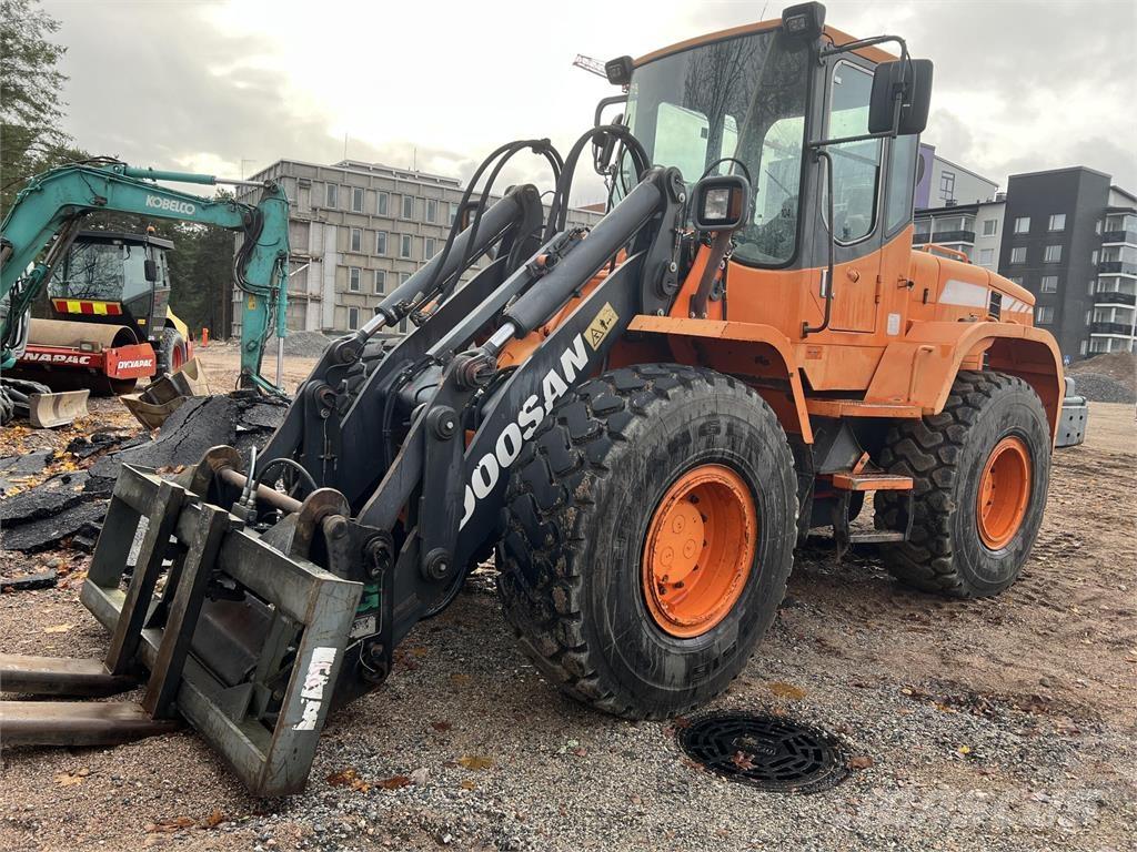 Doosan DL 200 Pás carregadoras de rodas