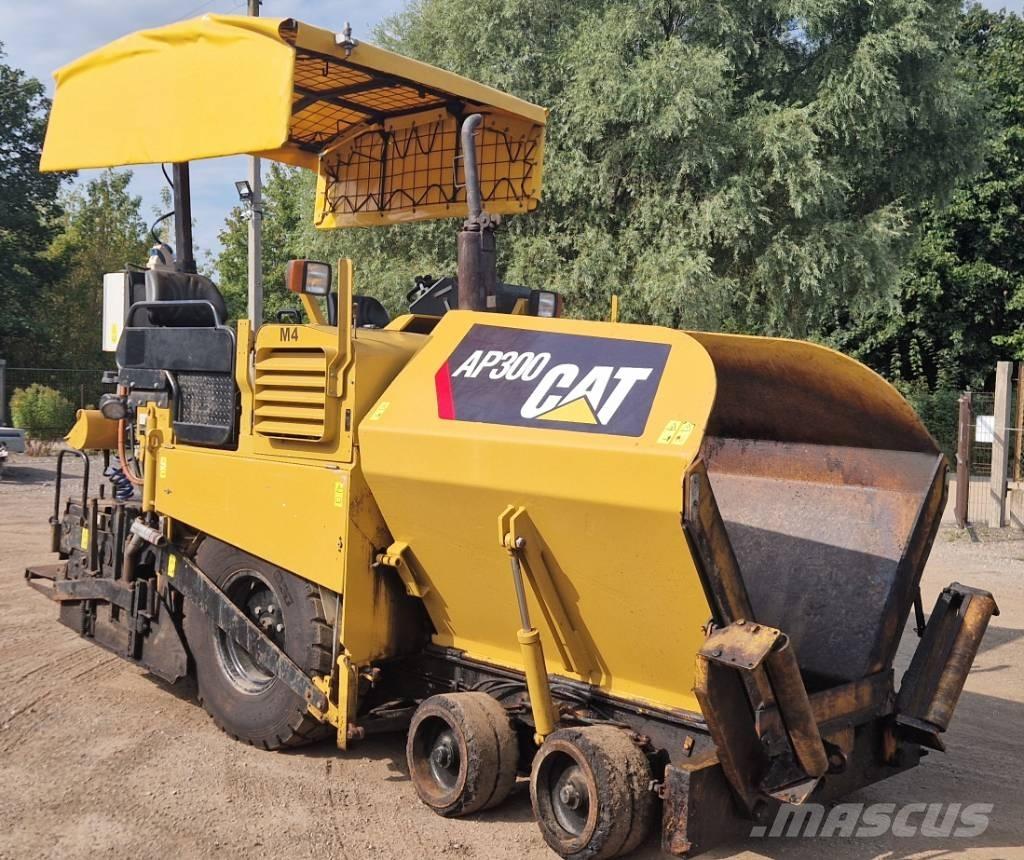 CAT AP300 Pavimentadoras de asfalto