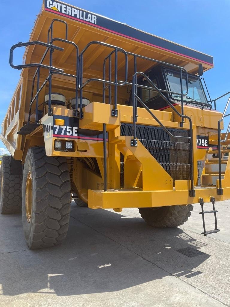 CAT Dumper 775E Camiőes dumper basculantes rígidos