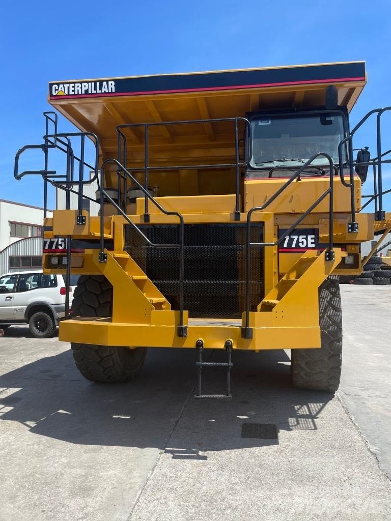 CAT Dumper 775E Camiőes dumper basculantes rígidos