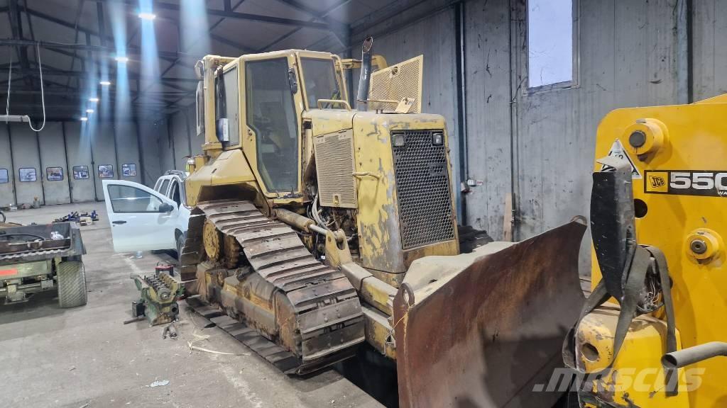 CAT D5 FOR PARTS Dozers - Tratores rastos