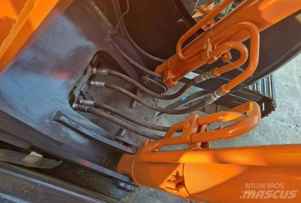 Hitachi ZX 200 Escavadoras de rastos