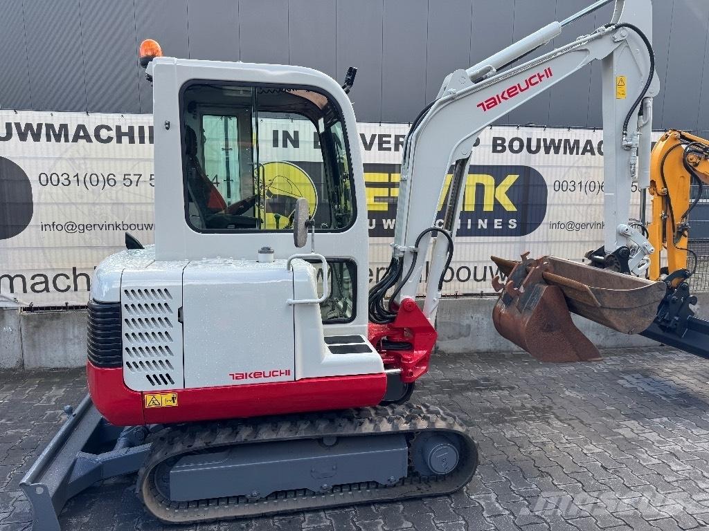 Takeuchi TB125 Mini Escavadoras <7t