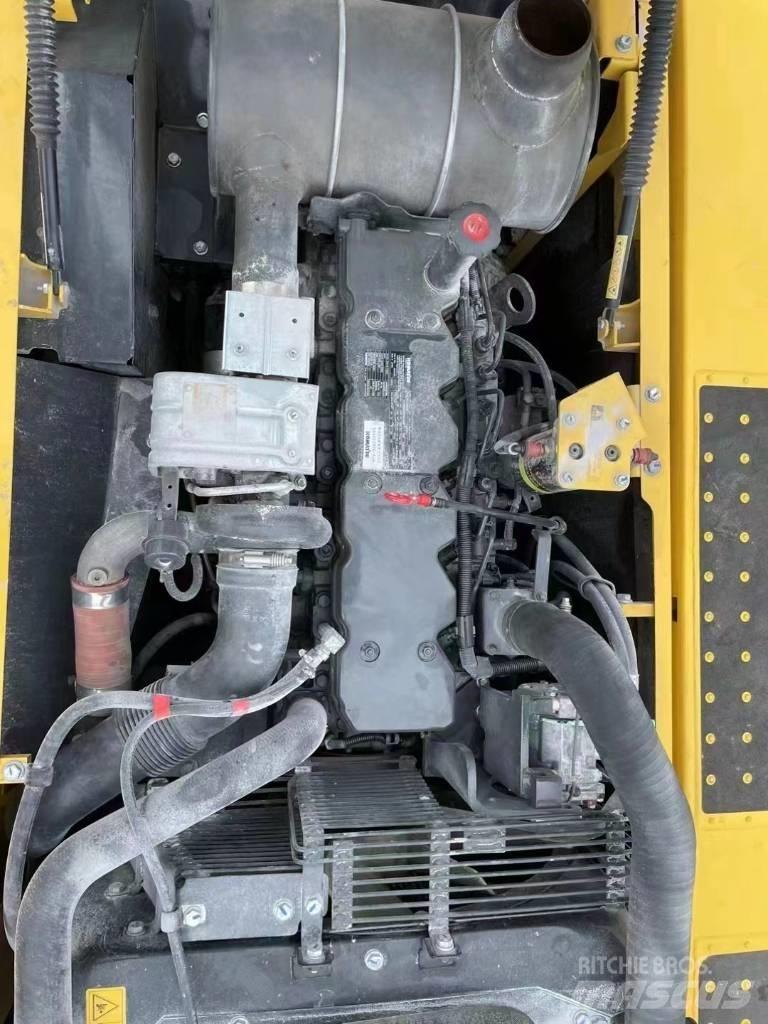 Komatsu PC220-8 Escavadoras de rastos