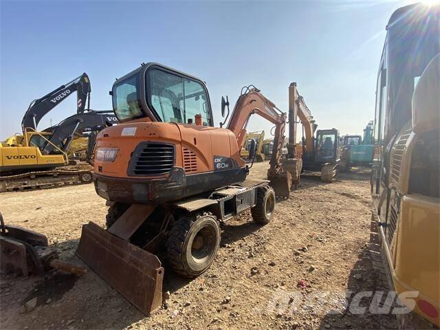 Doosan DX60W Escavadoras de rastos