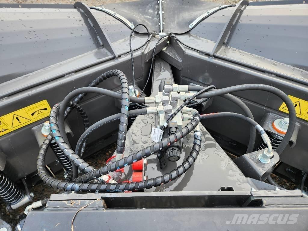 Pronar PUV 3300 Lâminas de neve e arados