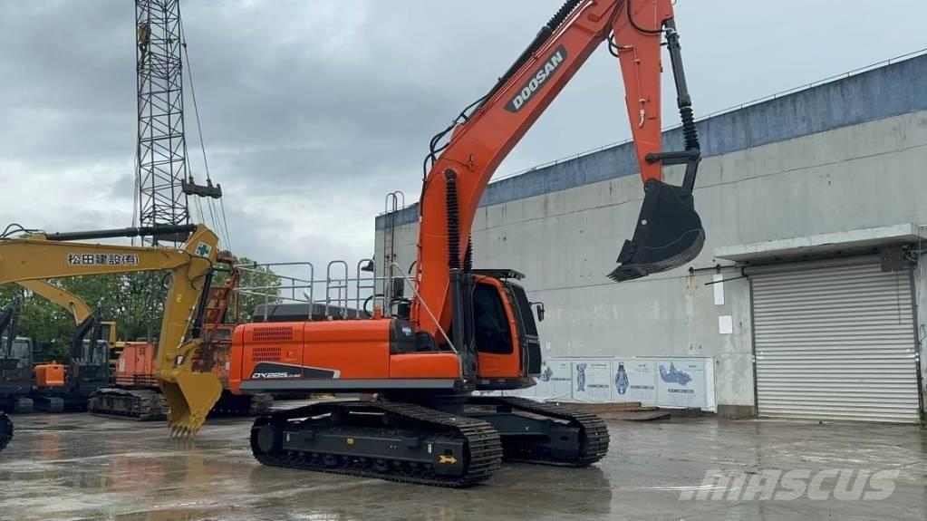Doosan DX 225 LC Escavadoras de rastos