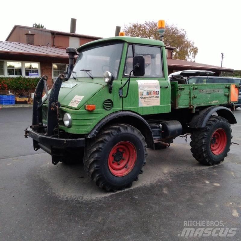 Mercedes-Benz U421 Tratores Agrícolas usados