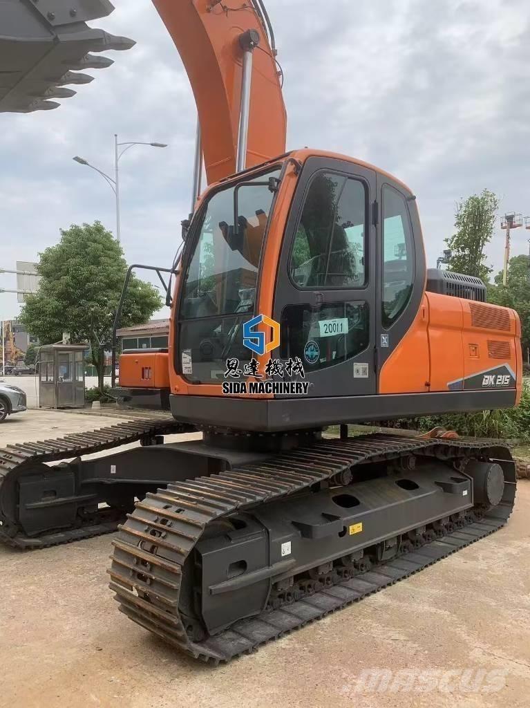 Develon DX 215 Escavadoras Midi 7t - 12t
