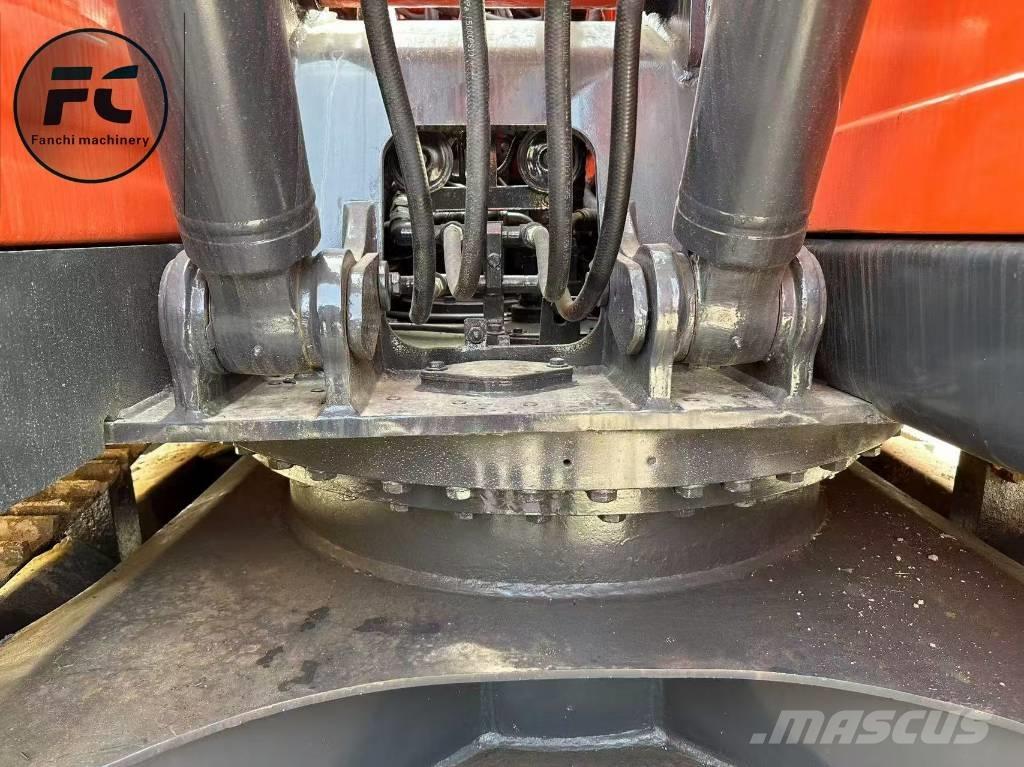 Doosan DX 140 LC Escavadoras de rastos