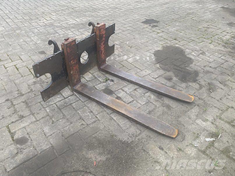 GiANT V 451 T Mini carregadoras