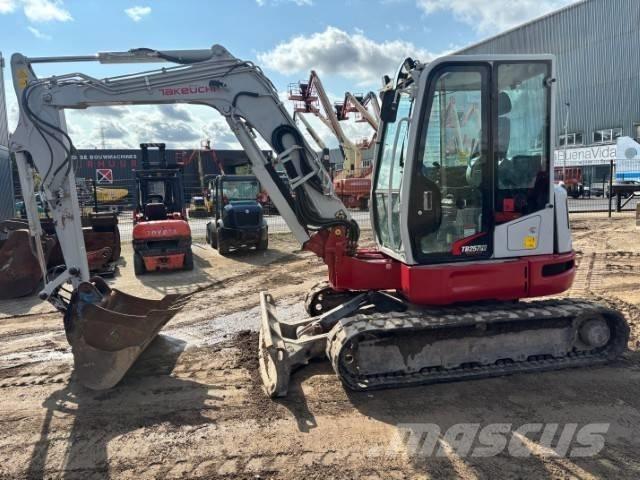 Takeuchi TB 257 FR Mini Escavadoras <7t