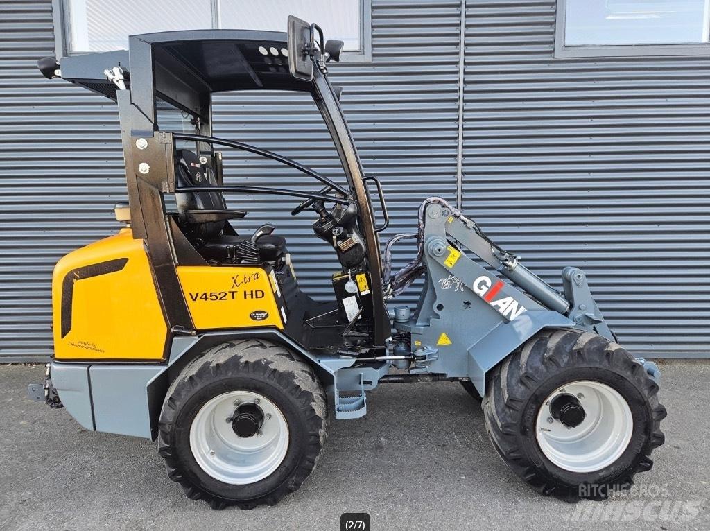GiANT v452t hd x-tra Mini carregadoras