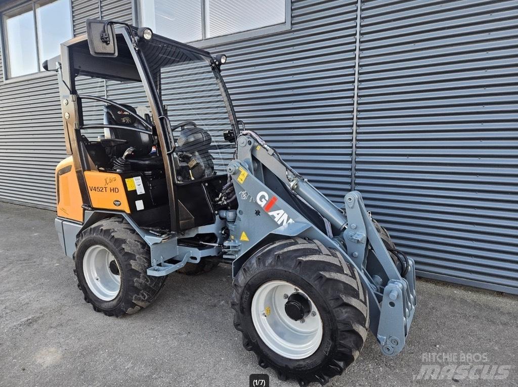 GiANT v452t hd x-tra Mini carregadoras