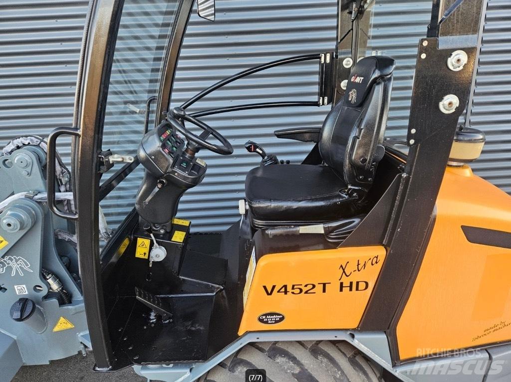 GiANT v452t hd x-tra Mini carregadoras