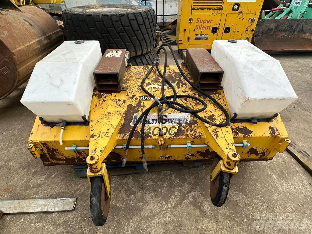  Multisweep 400C Outros equipamentos construção via