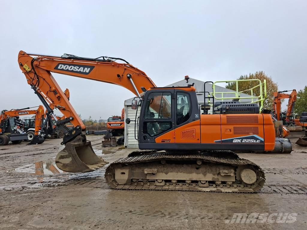 Doosan DX 225 LC Escavadoras de rastos