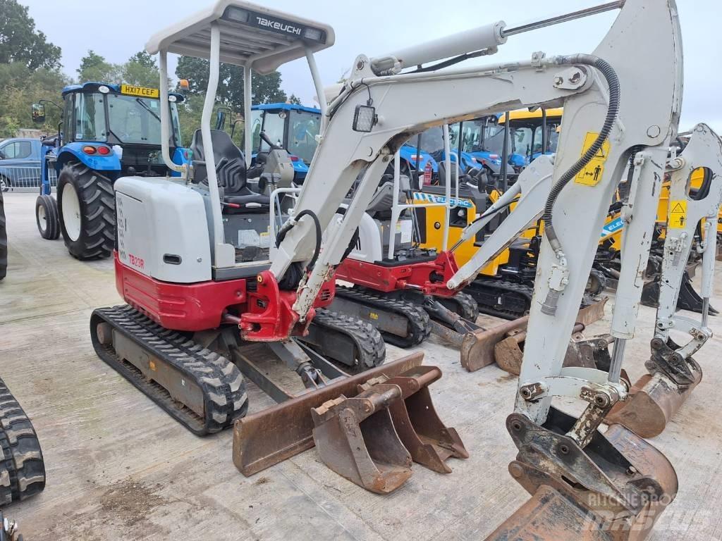 Takeuchi TB23R Mini Escavadoras <7t