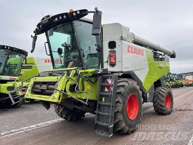 CLAAS TRION 750 Ceifeiras debulhadoras