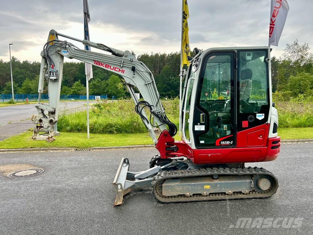 Takeuchi TB 235-2 V3 Mini Escavadoras <7t