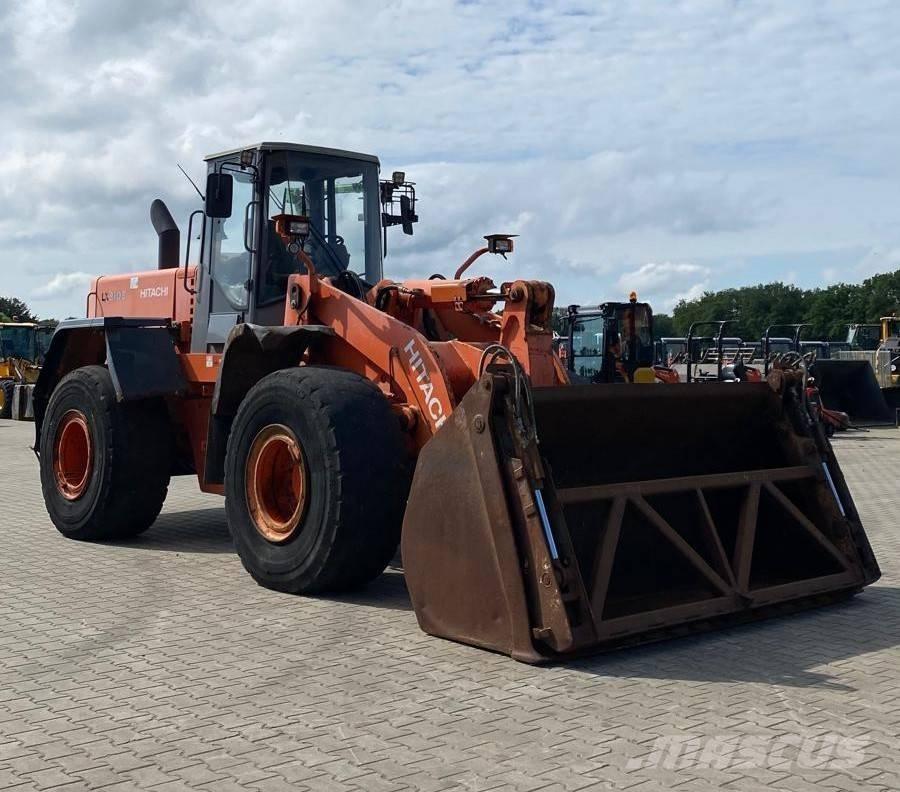 Hitachi LX 210 E Pás carregadoras de rodas