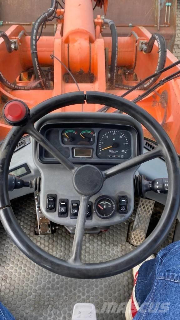 Hitachi LX 210 E Pás carregadoras de rodas