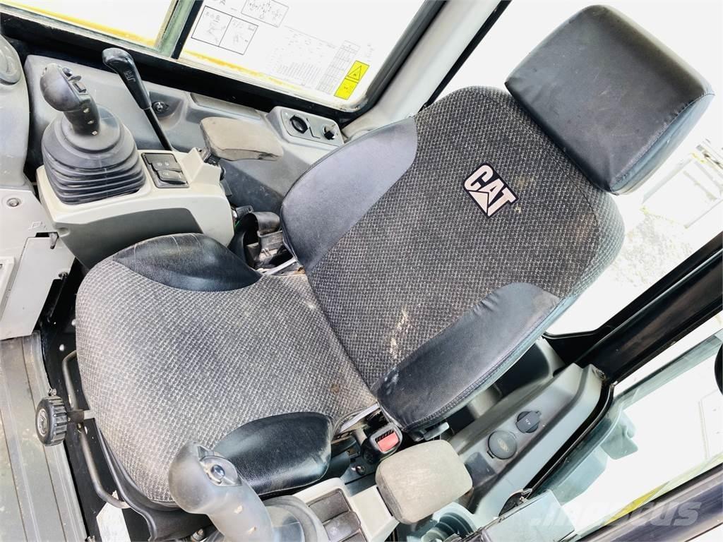 CAT 305E2 Escavadoras Midi 7t - 12t
