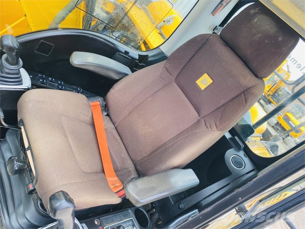 JCB JS130LC Escavadoras de rastos