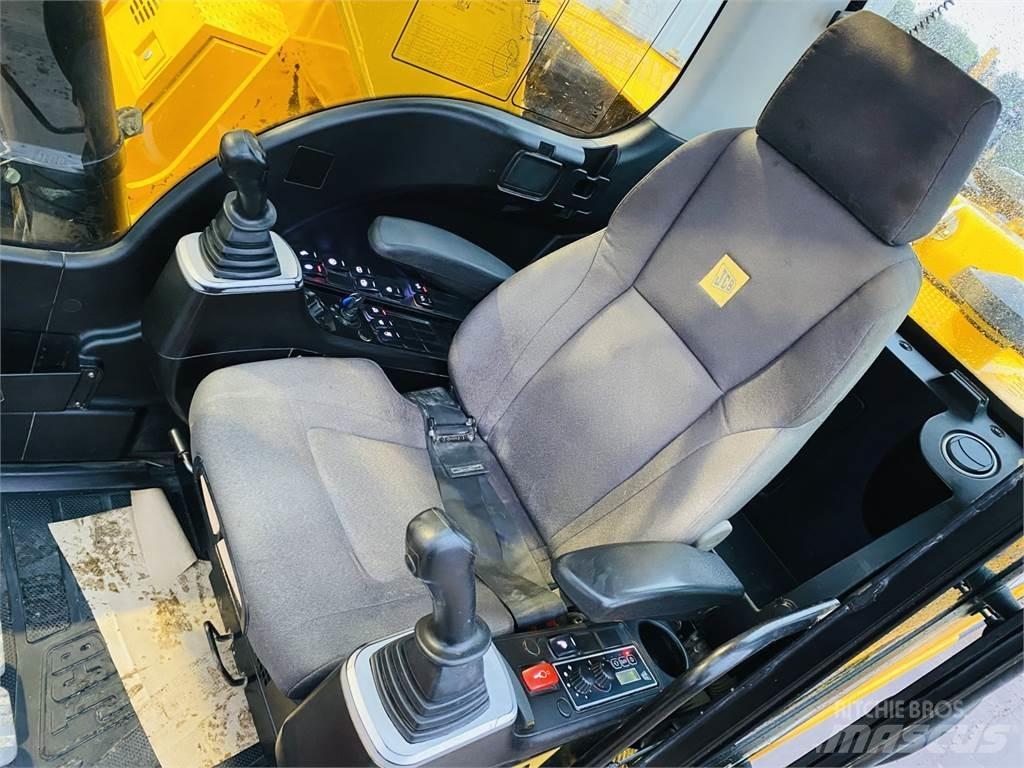 JCB JS220LC Escavadoras de rastos
