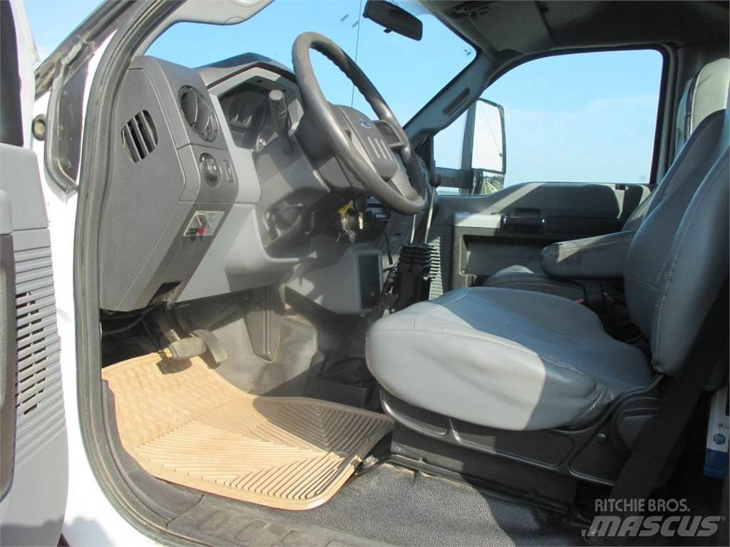 Ford F750 Camiões Ampliroll