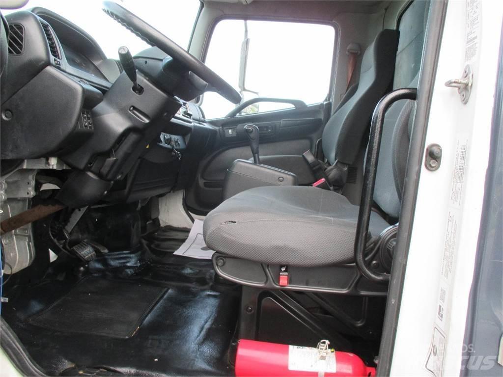 Hino 268 Camiões de caixa fechada