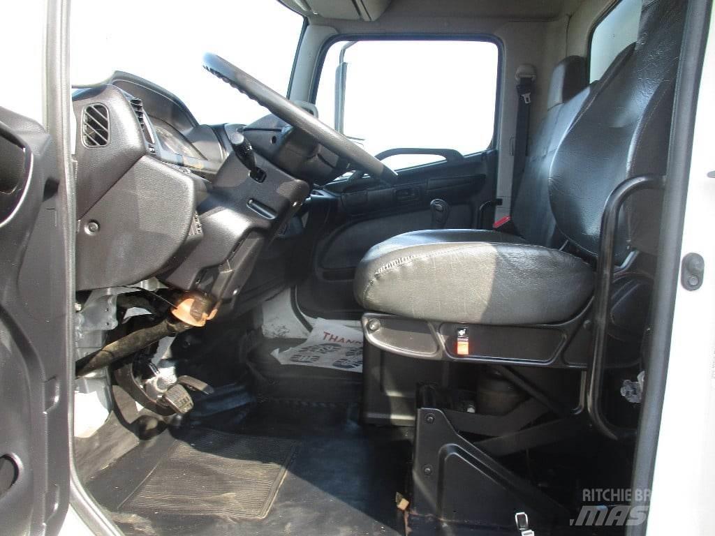 Hino 338 Camiões de caixa fechada