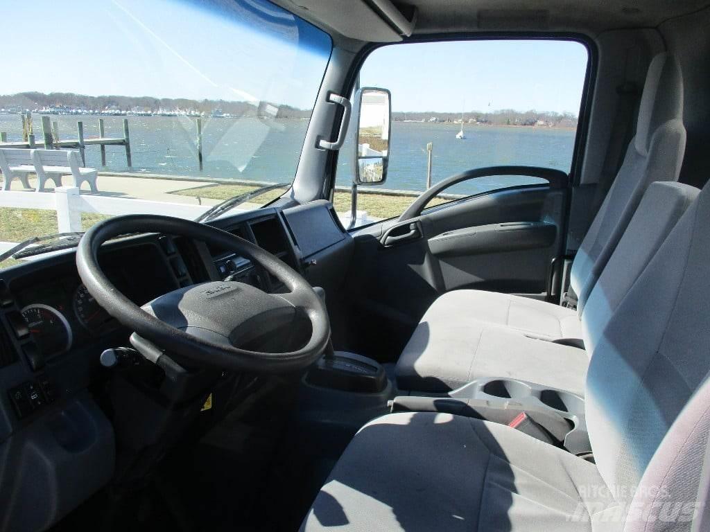 Isuzu NPR Camiões de caixa fechada