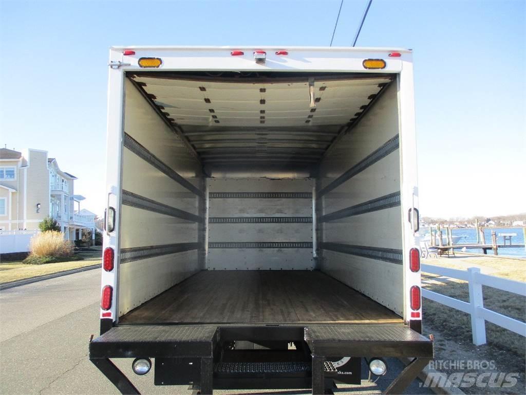 Isuzu NQR Camiões de caixa fechada