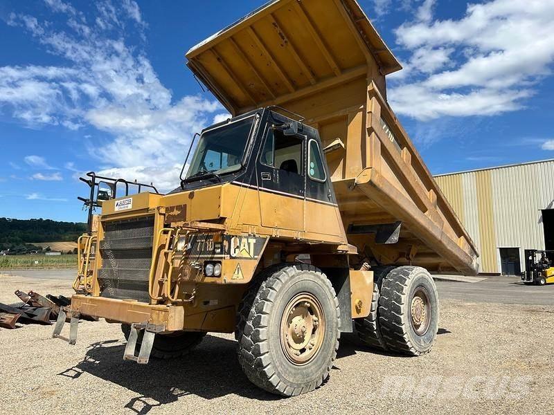 CAT 771D Camiőes dumper basculantes rígidos