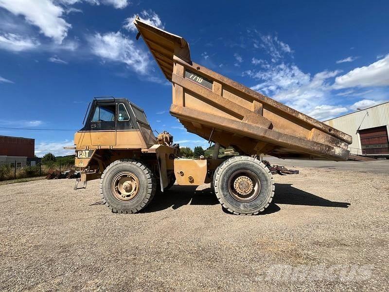 CAT 771D Camiőes dumper basculantes rígidos