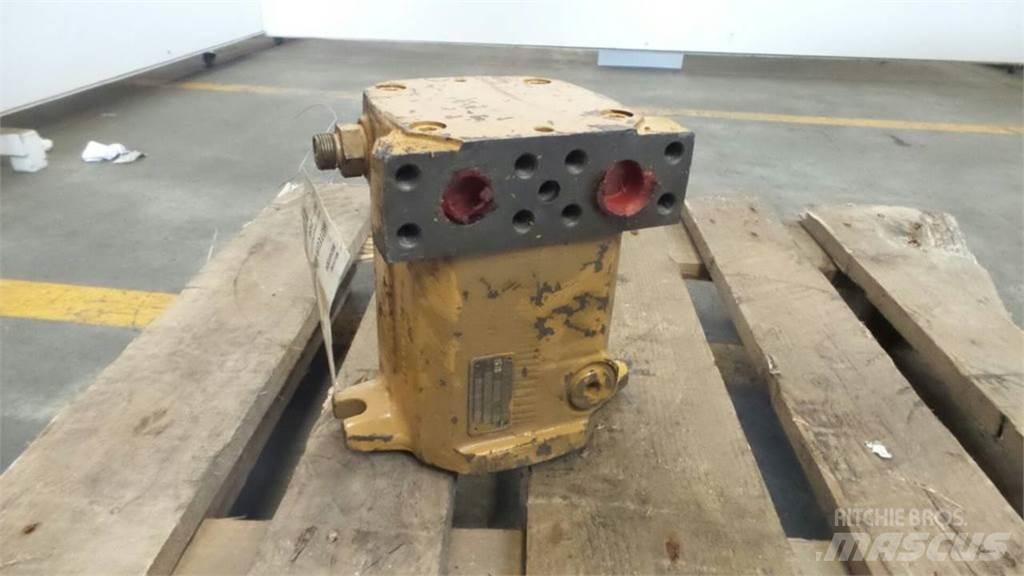 CAT 213B Hidráulica