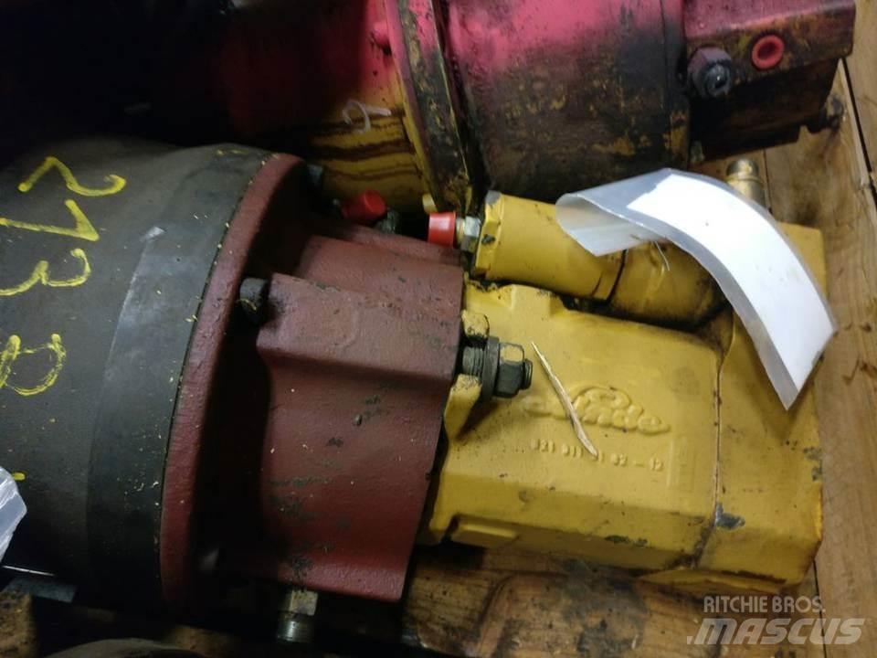 CAT 213B Hidráulica