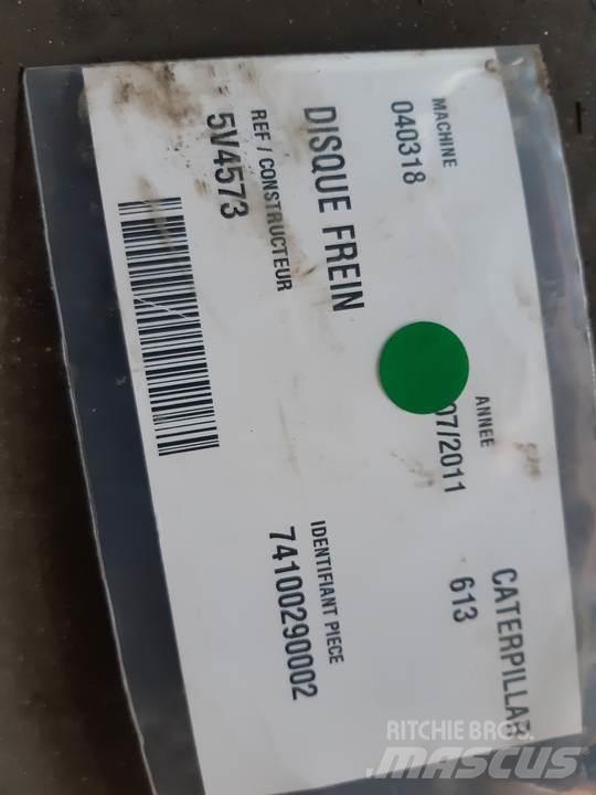 CAT 613 Rastos, correntes e material rodante