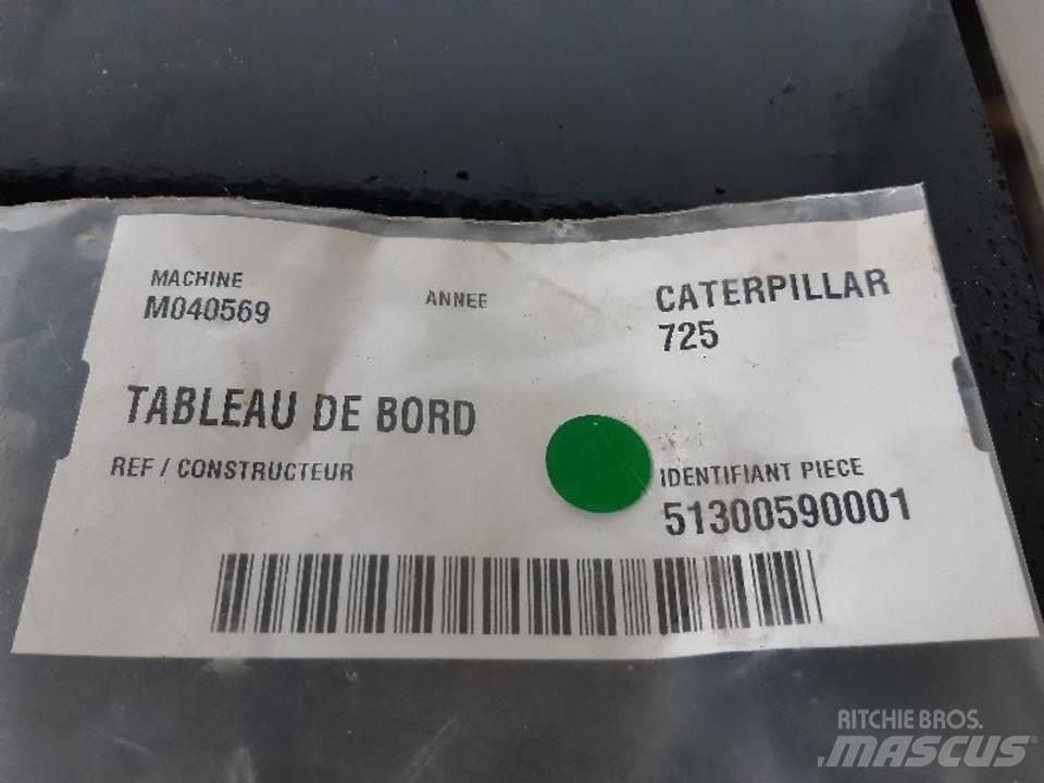 CAT 725 Cabines e interior máquinas construção