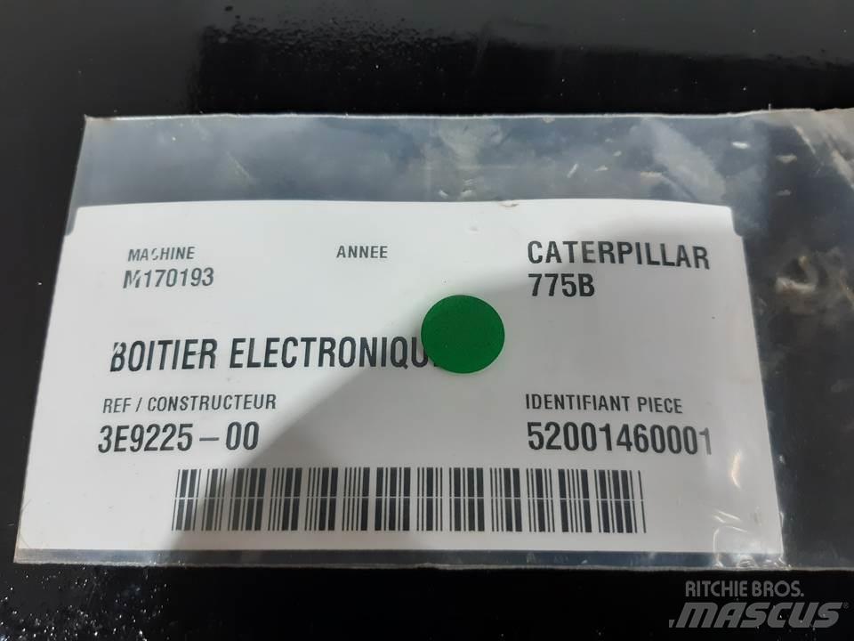 CAT 775B Cabines e interior máquinas construção