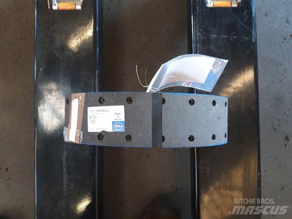 CAT 950 Rastos, correntes e material rodante