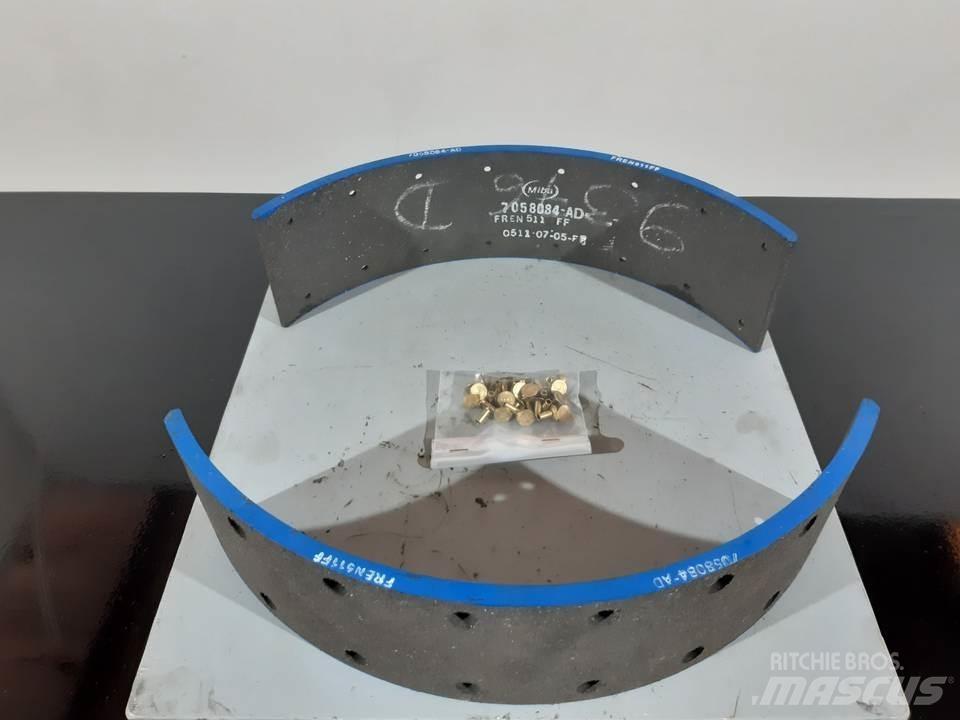 CAT 950 Rastos, correntes e material rodante