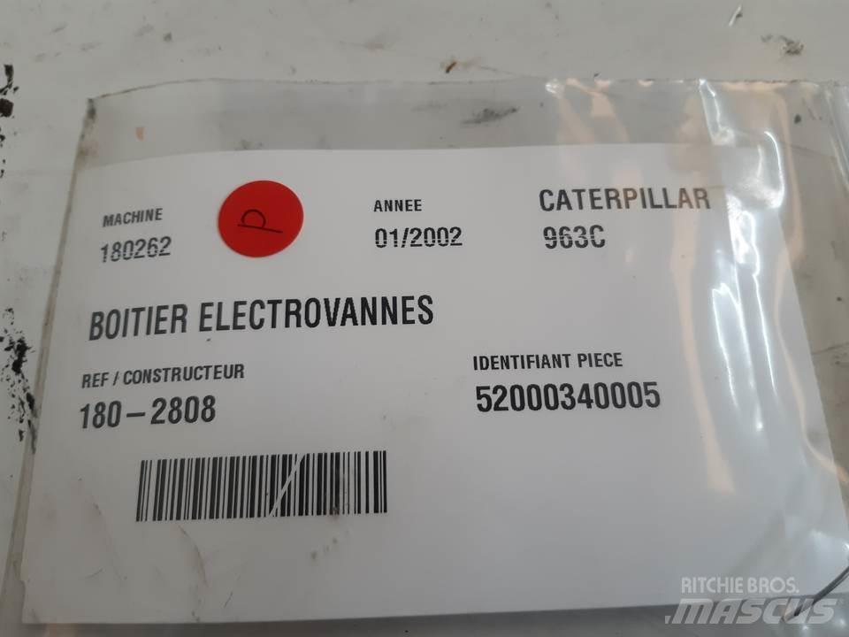 CAT 963C Cabines e interior máquinas construção