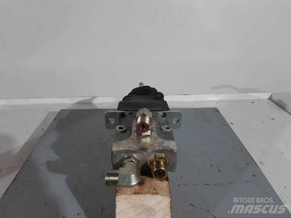 CAT M313C Cabines e interior máquinas construção